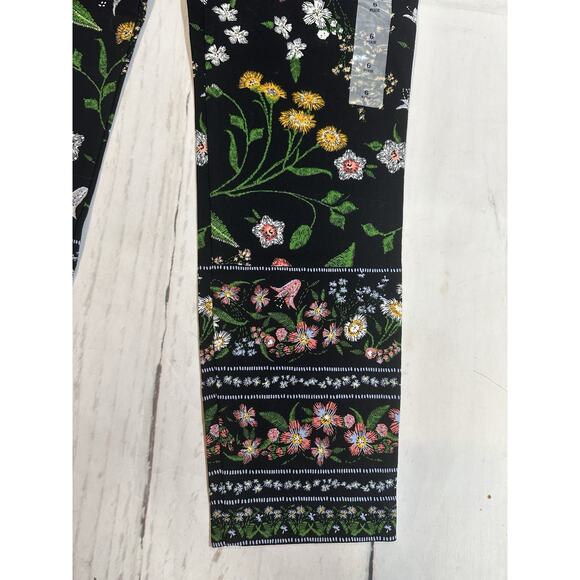 OLD NAVY Women’s Pixie Black Floral Mid Rise Skinny Pants Size 6 - Picture 3 of 8